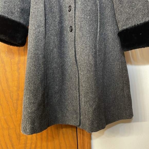 ROTHSCHILD UEC Girls Size 8 Gray Coat with Black Trim Hood Button Dressy Formal - Picture 3 of 11